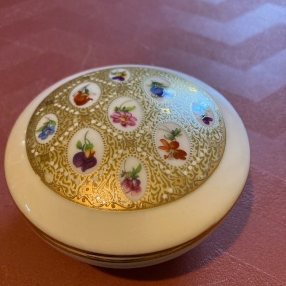 Czech Republic ceramic trinket box